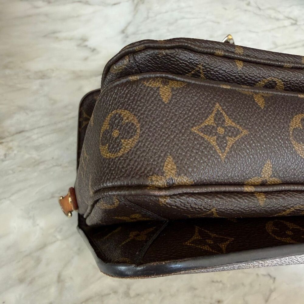 Authentic LOUIS VUITTON METIS Pochette Flap Monogram Leather Top Handle - Picture 10 of 16